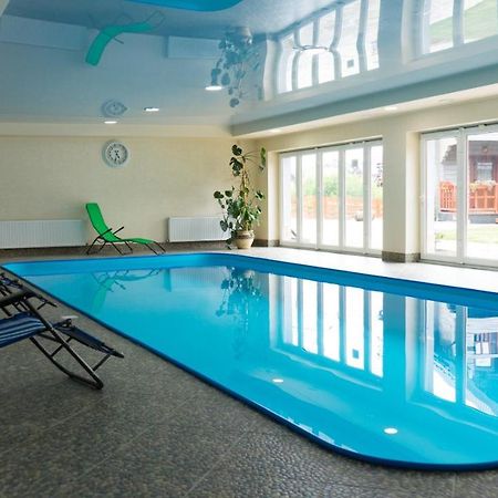 Family Hotel Kaskad Bukovel Kültér fotó