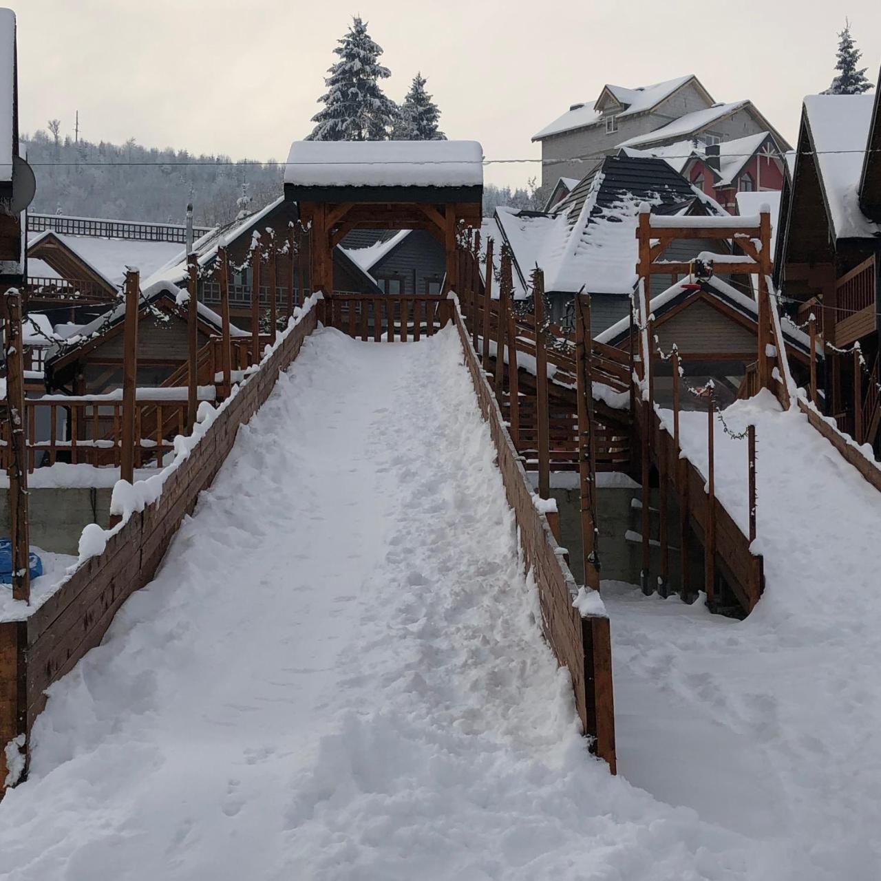 Family Hotel Kaskad Bukovel Kültér fotó